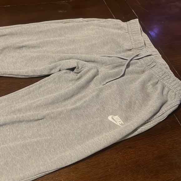 Nike grey sweatpants - Picture 2 of 4